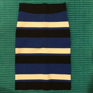 👀BCBG BODYCON MIDI SKIRT👀